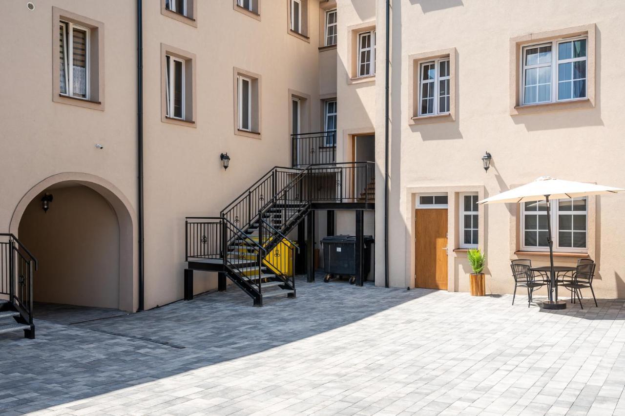 Central Platinum Apartments 27 雷布尼克 外观 照片